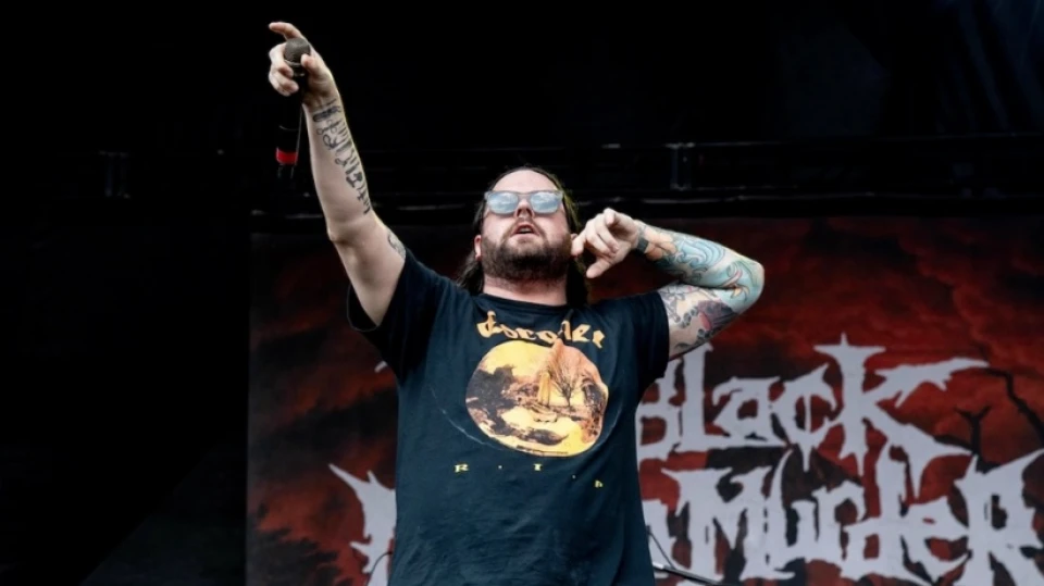 На 41 почина фронтменът и вокалист на The Black Dahlia Murder