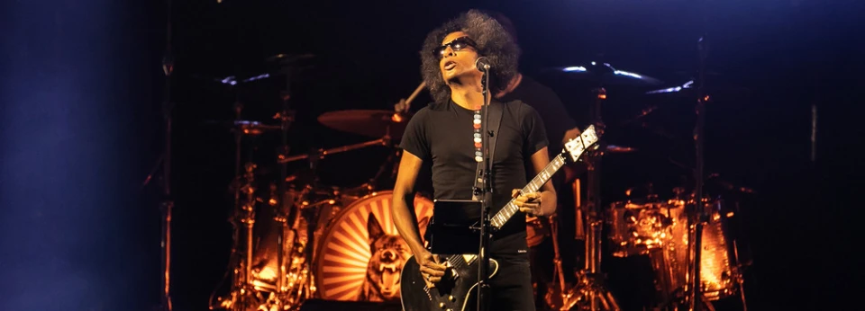 William DuVall пусна новата си солова песен "White Hot"