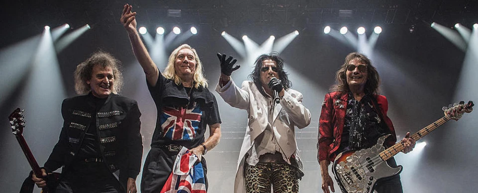 Виж видеото на Alice Cooper към новия му сингъл “Social Debris”