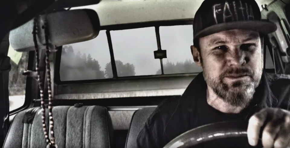 Jeff Ament от Pearl Jam пусна видеото на соло сингъла си "Safe In The Car"