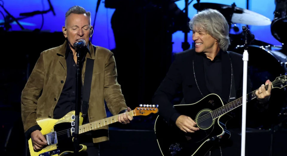 Брус Спрингстийн оглавява звездния албум с дуети на Bon Jovi Forever (Legendary Edition)
