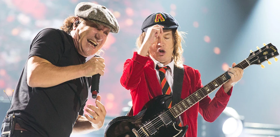 Спeчели автобиографията на Брайън Джонсън от AC/DC в Band Battle!