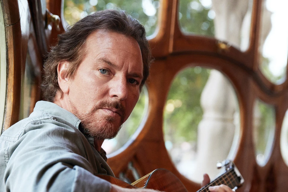 Eddie Vedder сподели новия си сингъл "The Haves"