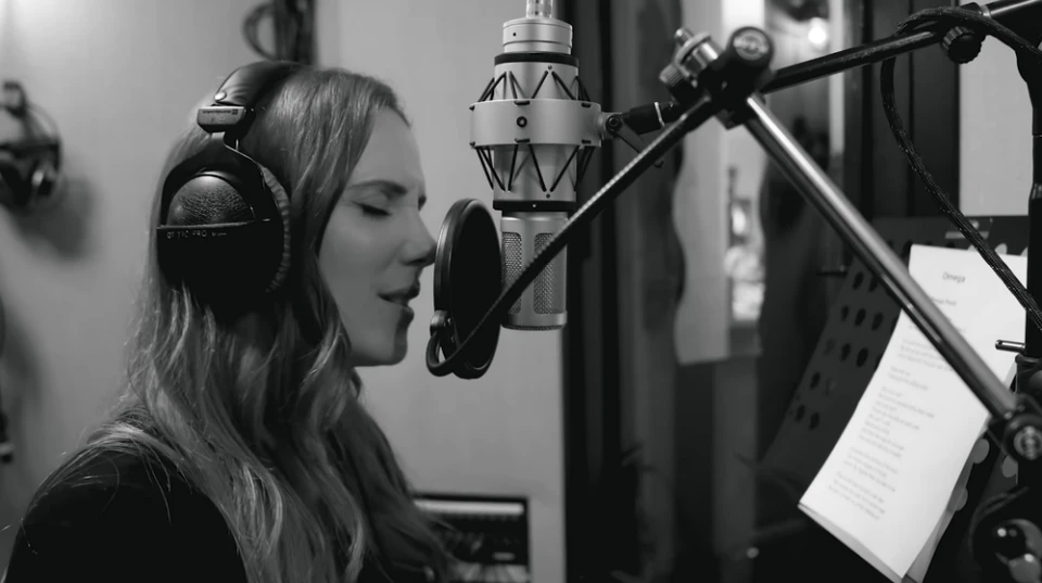 Epica с видео към акустичната версия на "Omegacoustic"