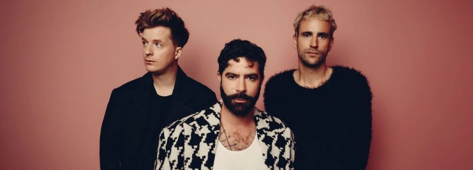 Foals споделиха новия си сингъл "Wake Me Up"