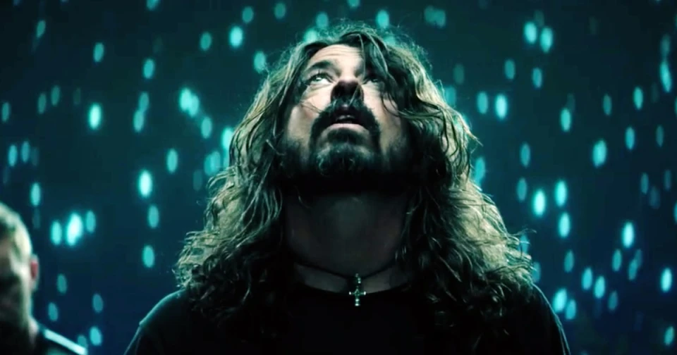 Foo Fighters с ново видео към "The Sky Is a Neighborhood"