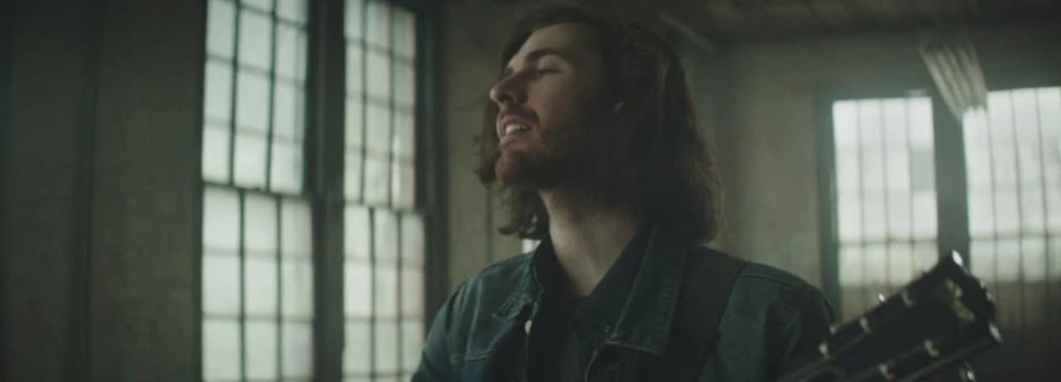 Виж новия видеоклип на Hozier към "Almost (Sweet Music)"