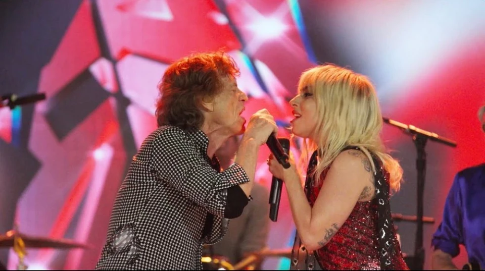 The Rolling Stones и Лейди Гага пуснаха лайв видеото на "Sweet Sounds of Heaven"