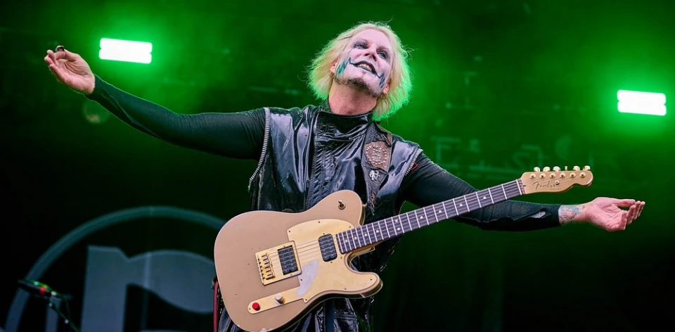 John 5 заменя Мик Марс в Mötley Crüe, пусна нов соло сингъл