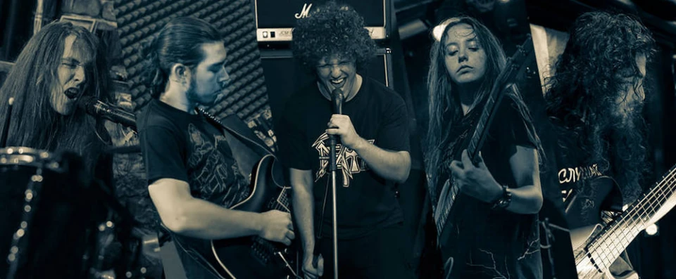 Код: Буря (екс-Embrace of the Storm) пуснаха новия си албум