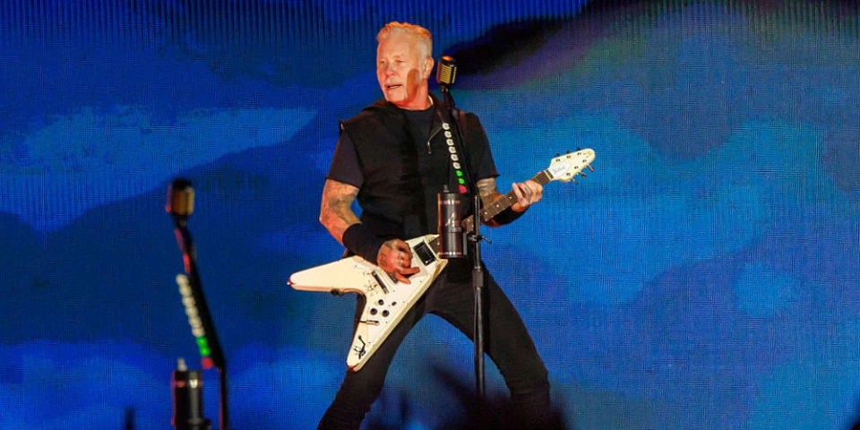 Двама фена на Metallica с доживотна забрана за достъп до стадион в Пърт