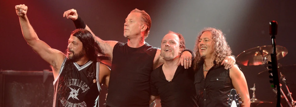 Metallica забиват на мача на Кобрата на триъгълния ринг в Тексас