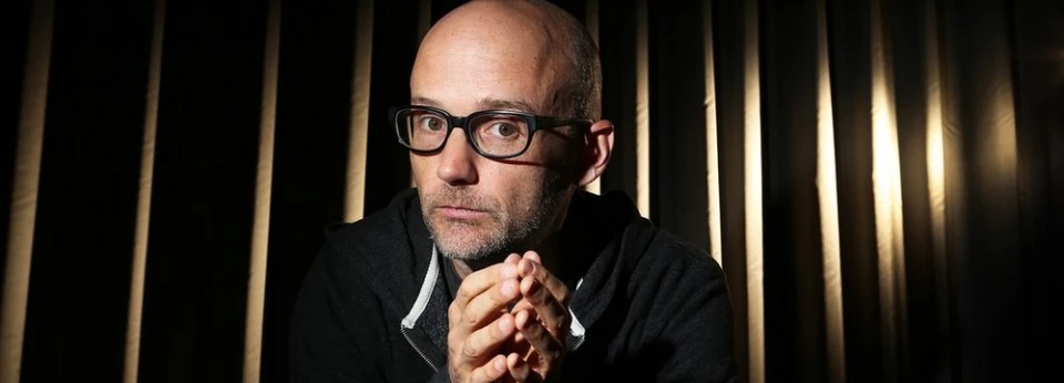 Moby пусна музикалното видео към "Mere Anarchy"