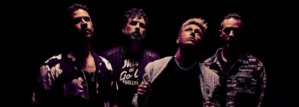Papa Roach заемат позиция със "Stand Up"