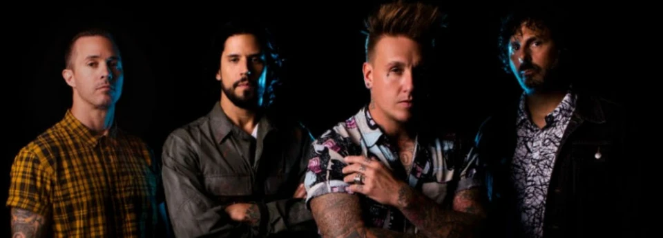 Papa Roach пуснаха видеото към "Top Of The World"