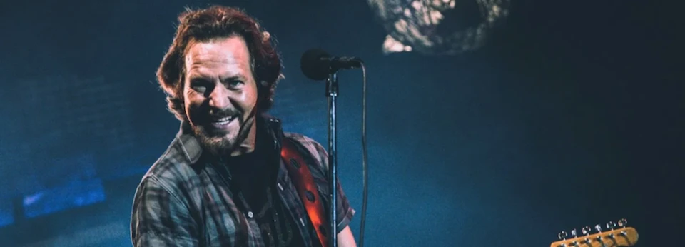 Pearl Jam пуснаха новия си сингъл “Superblood Wolfmoon”