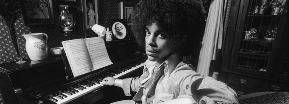 Излиза Piano & A Microphone 1983 по случай 60-та годишнина от рождението на Prince