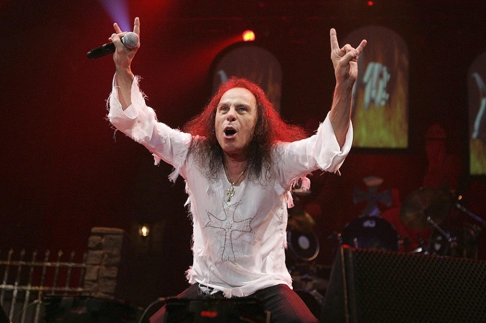 Албумът Holy Diver на Dio с голям успех