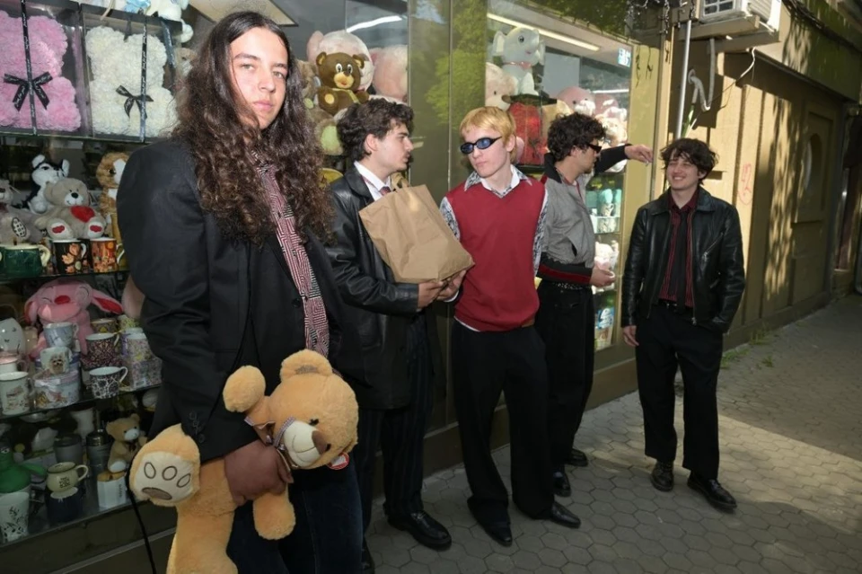 Новият албум на Scarlet покорява ъндърграунда