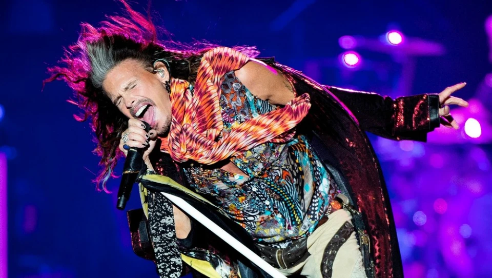 Пак обвиниха Стивън Тайлър от Aerosmith в сексуално посегателство