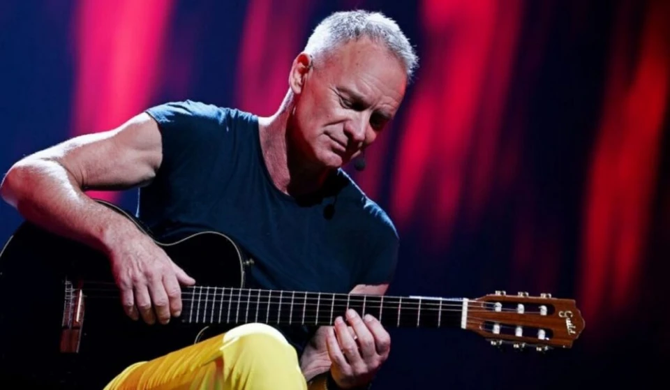 Sting се раздели си с авторските си права, пусна испанска версия на "For Her Love"