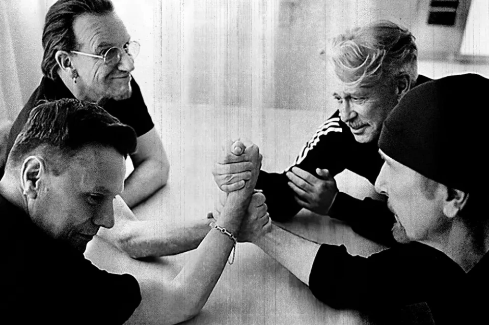 U2 изненадват с нов албум - "U2 Easter Lily" излезе днес