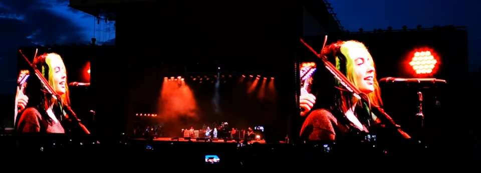 Дъщерята на Dave Grohl изпя “My Hero” заедно с Foo Fighters на сцената на Leeds Festival